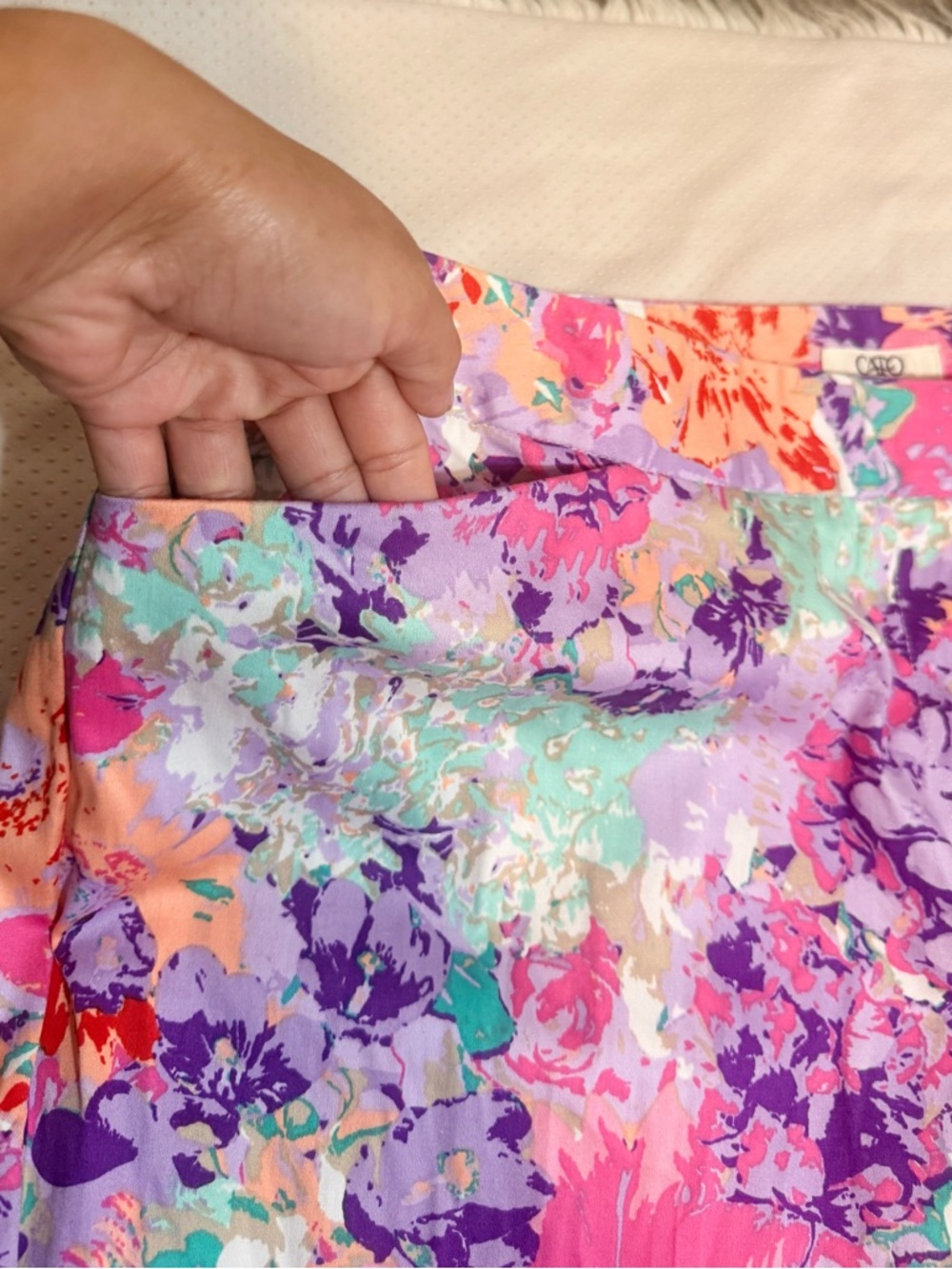 NWT Cato Floral Cropped Pants in Pink, Purple, Teal and Orange - Picture 5 of 9